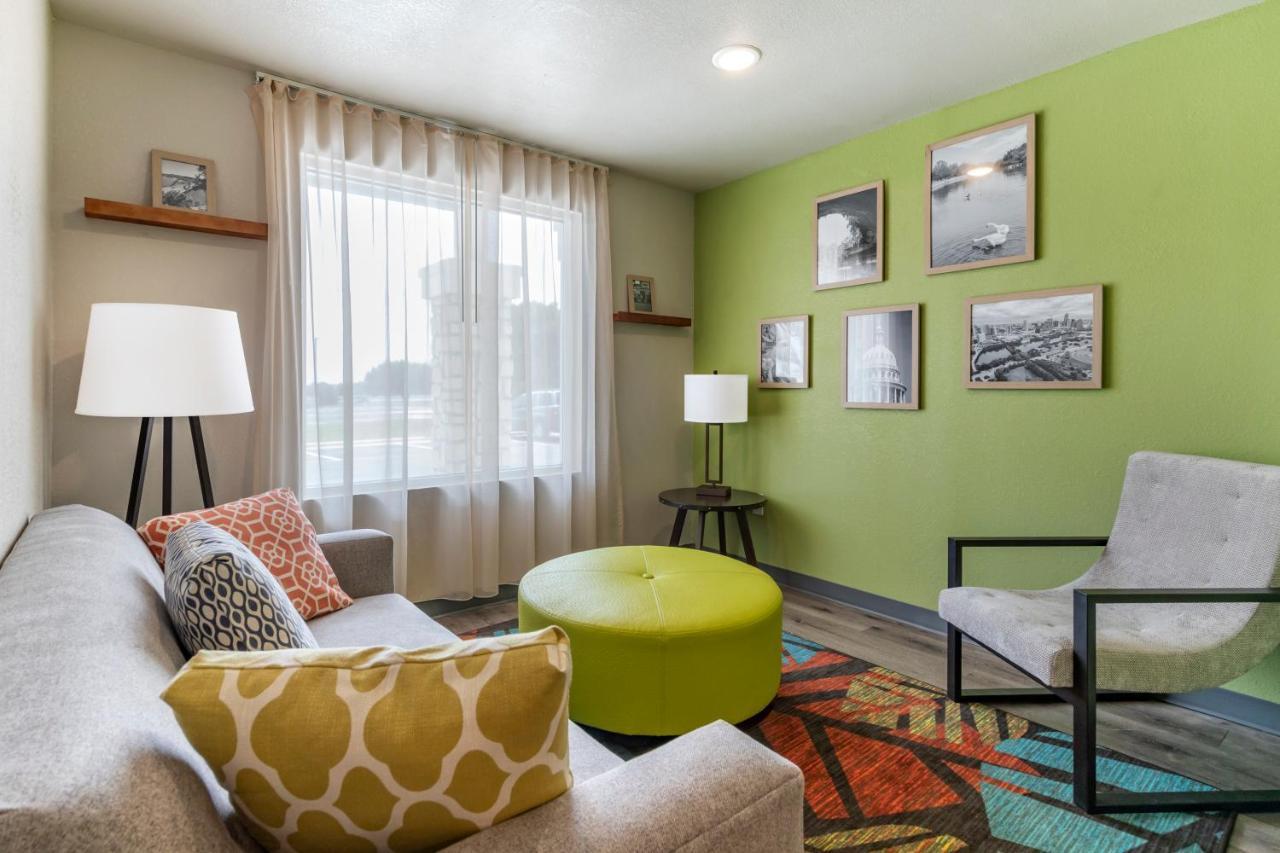 Woodspring Austin Hotel 2*